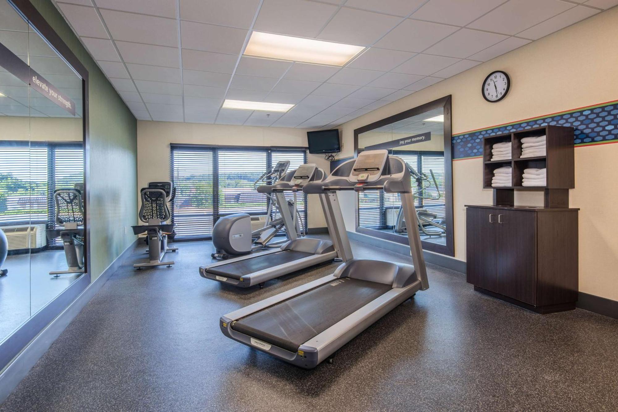 Hampton Inn Wilkesboro Bagian luar foto